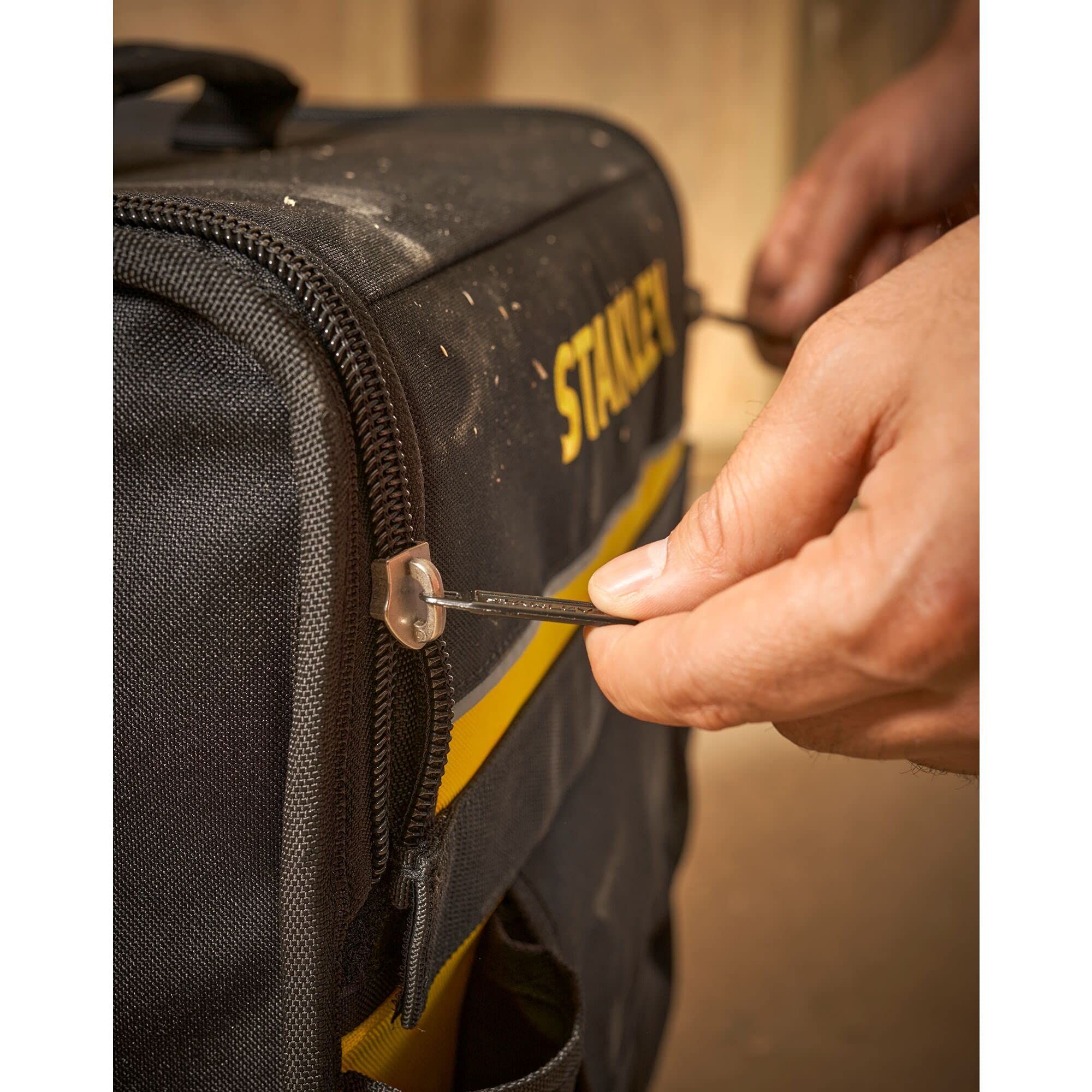 stanley-fatmax-1-97-515-sac-outils-roulettes-600d image 8