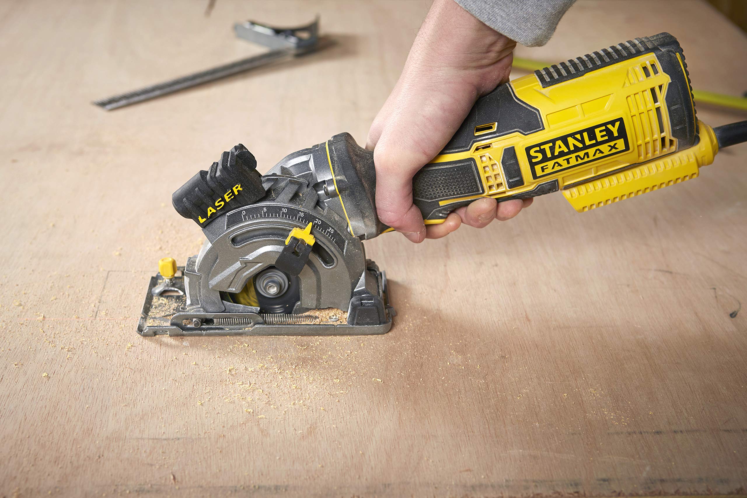 stanley-fatmax-fme380k-qs-scie-circulaire-650-w-laser image 5