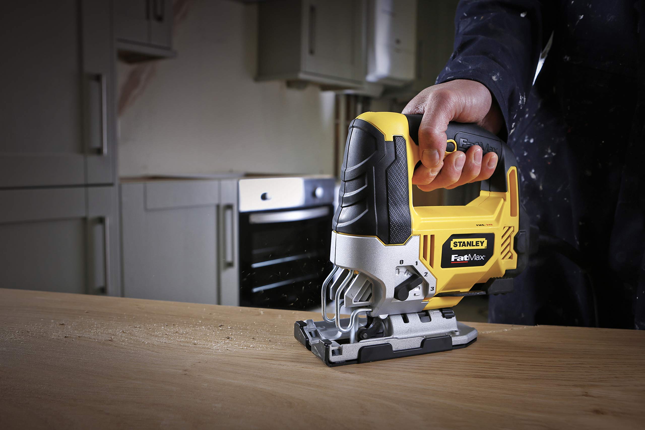 stanley-fatmax-fme340k-scie-sauteuse-filaire-710-w-coffret image 3
