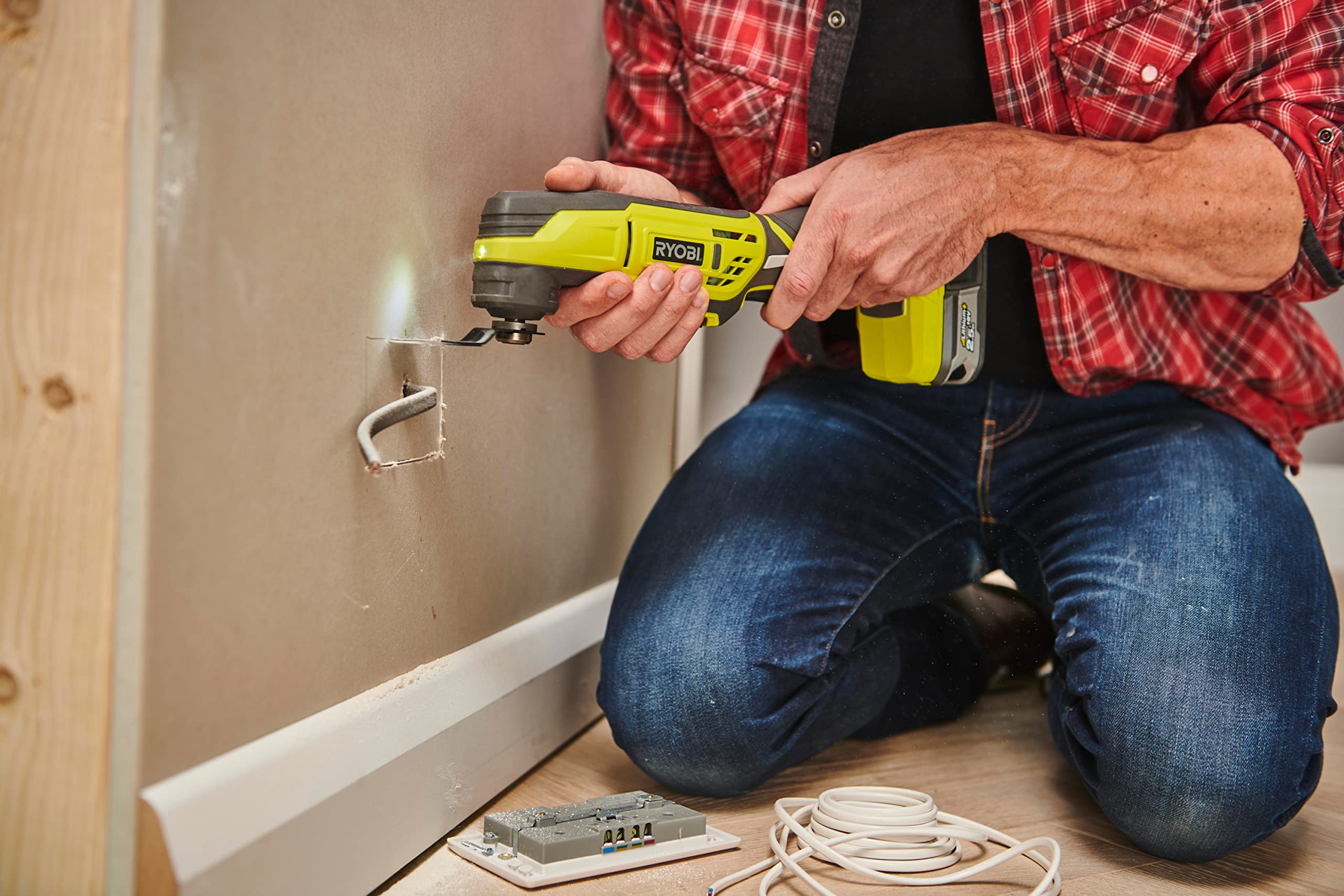 ryobi-pack-9-outils-2-batteries-5-0ah-chargeur-2-sacs image 5