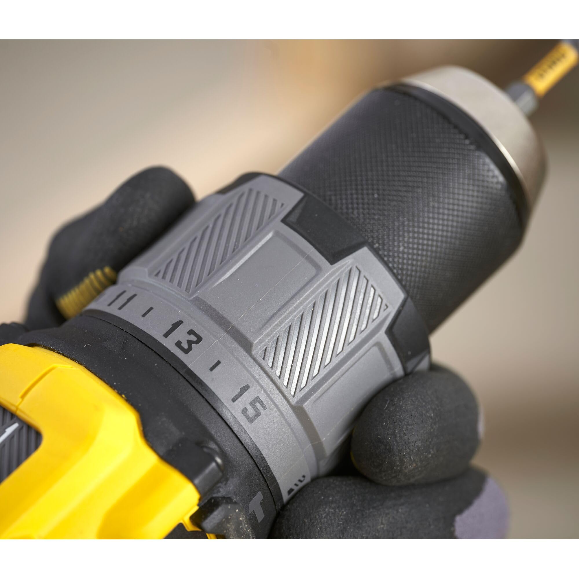 stanley-v20-perceuse-visseuse-percussion-brushless-18v-2x2-0ah-kit image 5