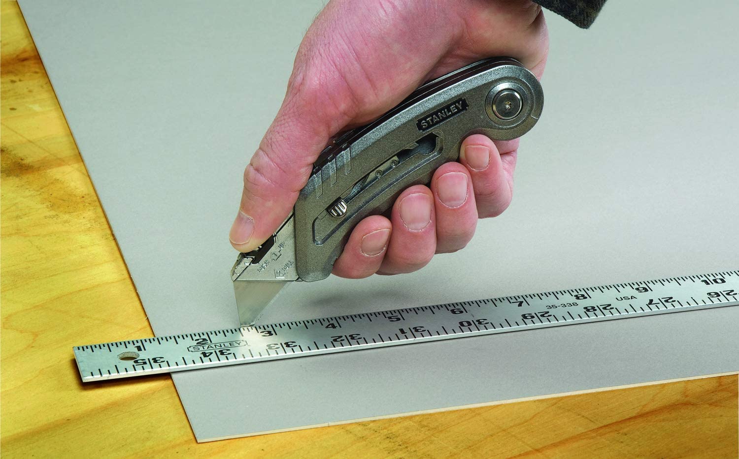 stanley-fatmax-0-10-813-couteau-sport-quickslide-inox-2-lames image 7