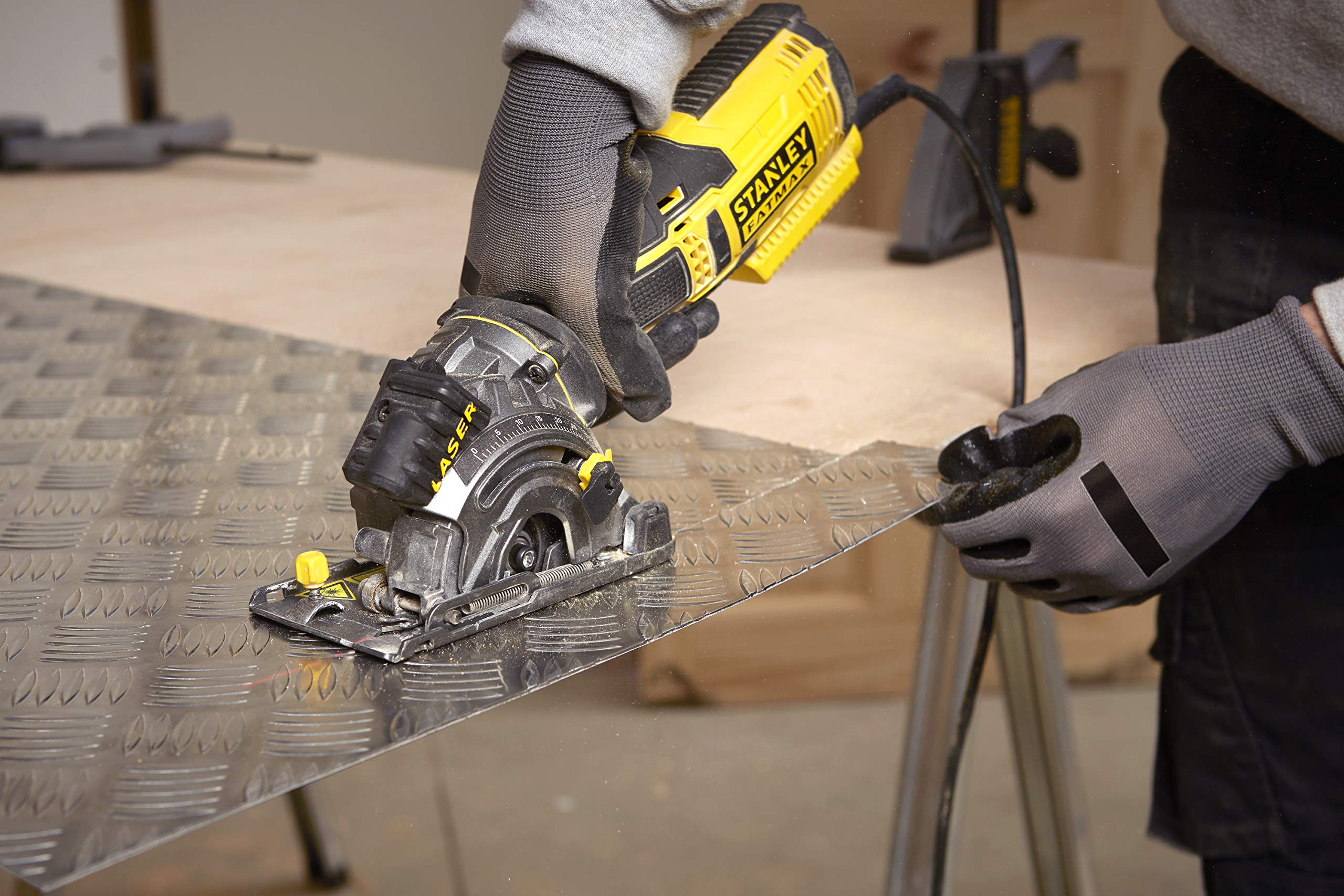 stanley-fatmax-fme380k-qs-scie-circulaire-650-w-laser image 7