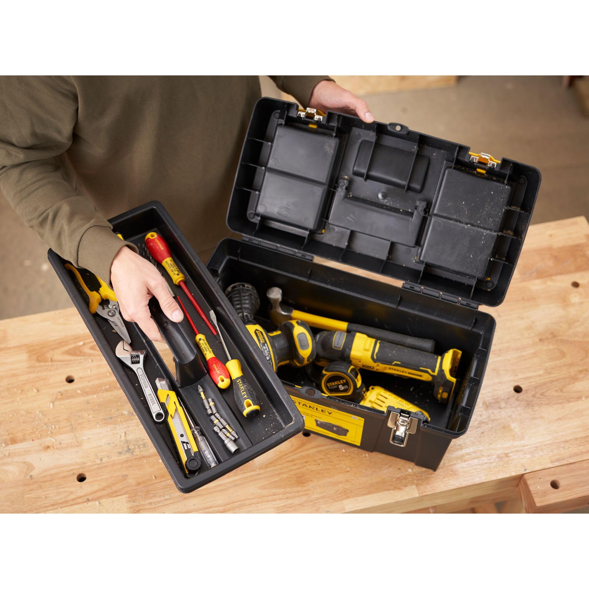 stanley-fatmax-1-92-066-caisse-outils-49-cm-cadenassable-jaune image 4