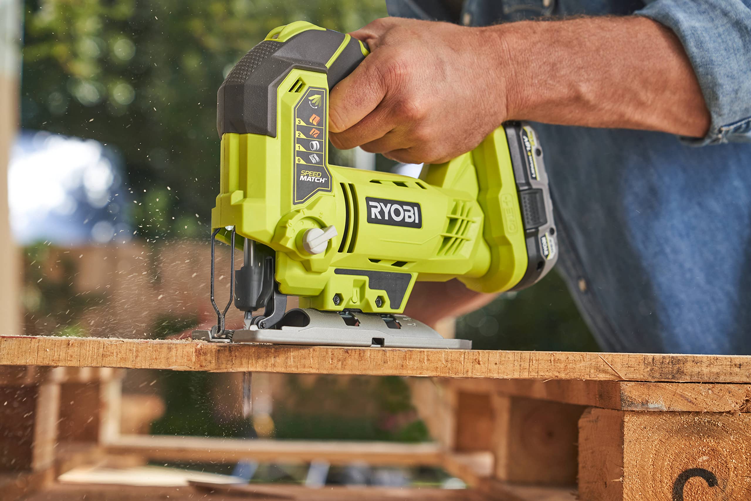 ryobi-one-combo-4-outils-18v-perceuse-scies-lampe-2x2-0ah image 6