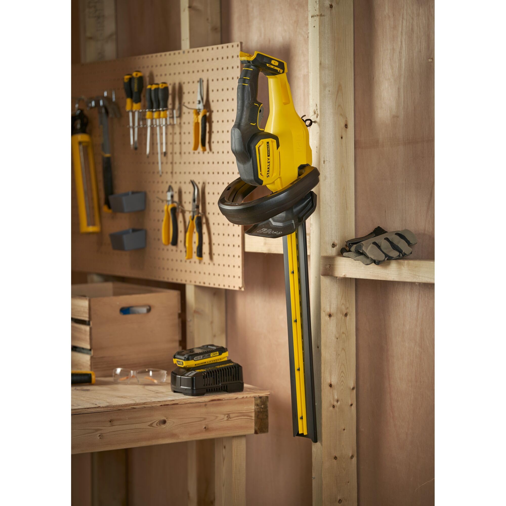 stanley-v20-taille-haie-sfmcht650d1-qw-50-cm-kit-2ah image 8