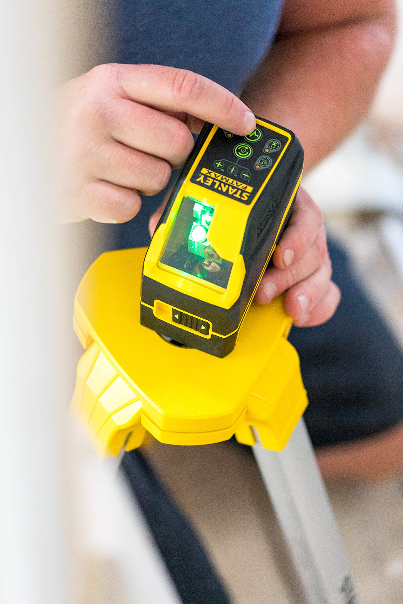 stanley-fatmax-fmht77586-1-niveau-laser-croix-vert-alcalines image 6