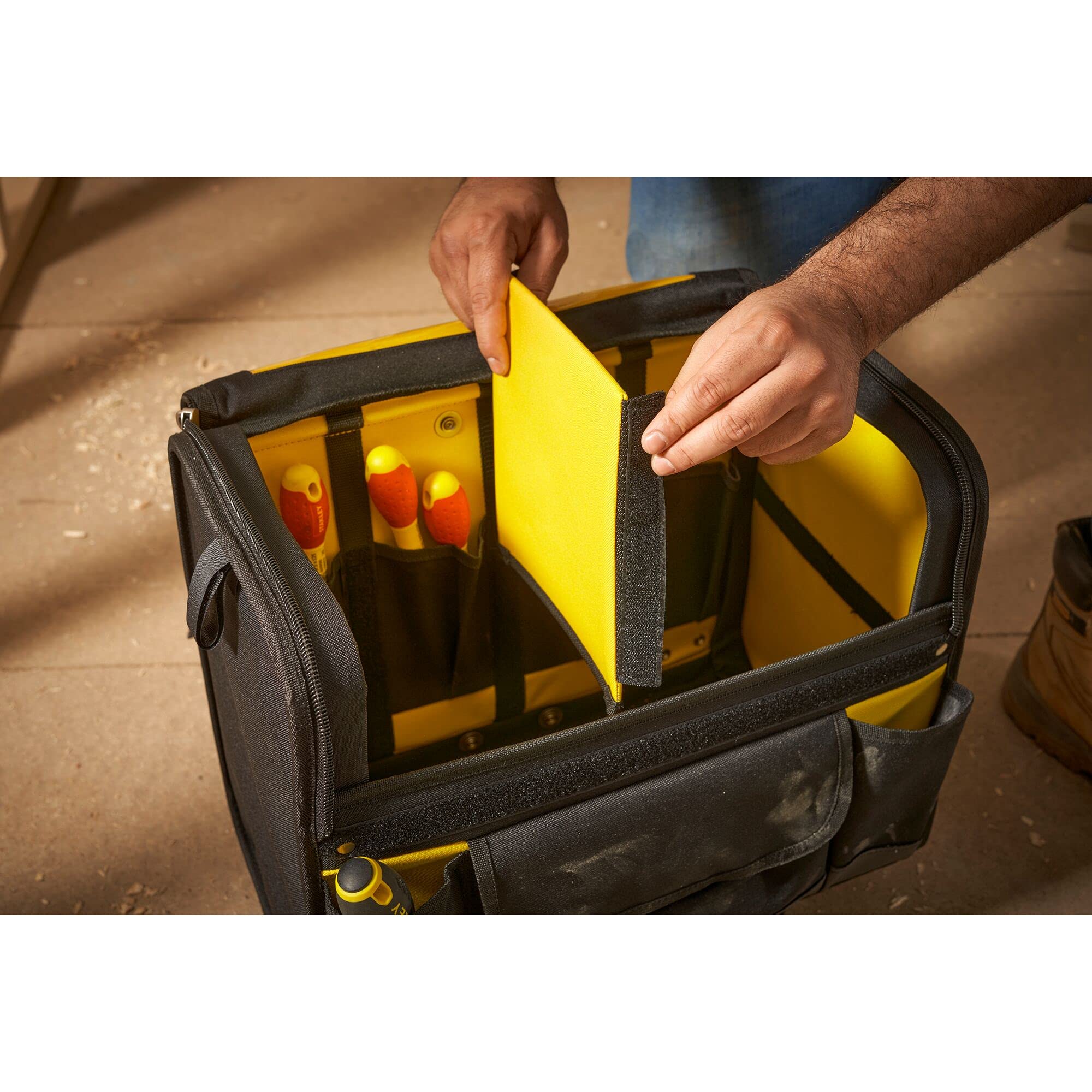 stanley-fatmax-1-97-515-sac-outils-roulettes-600d image 7