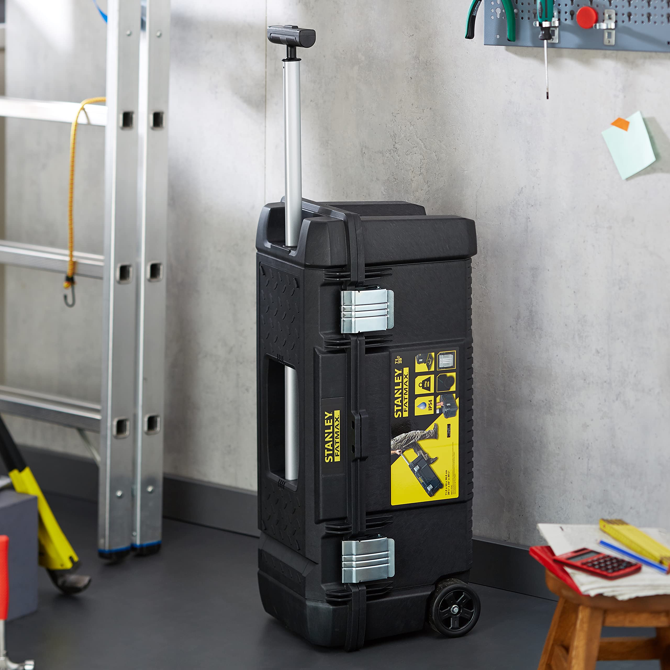 stanley-fatmax-fmst1-75761-bo-te-outils-71-cm-39-l-roulettes image 2