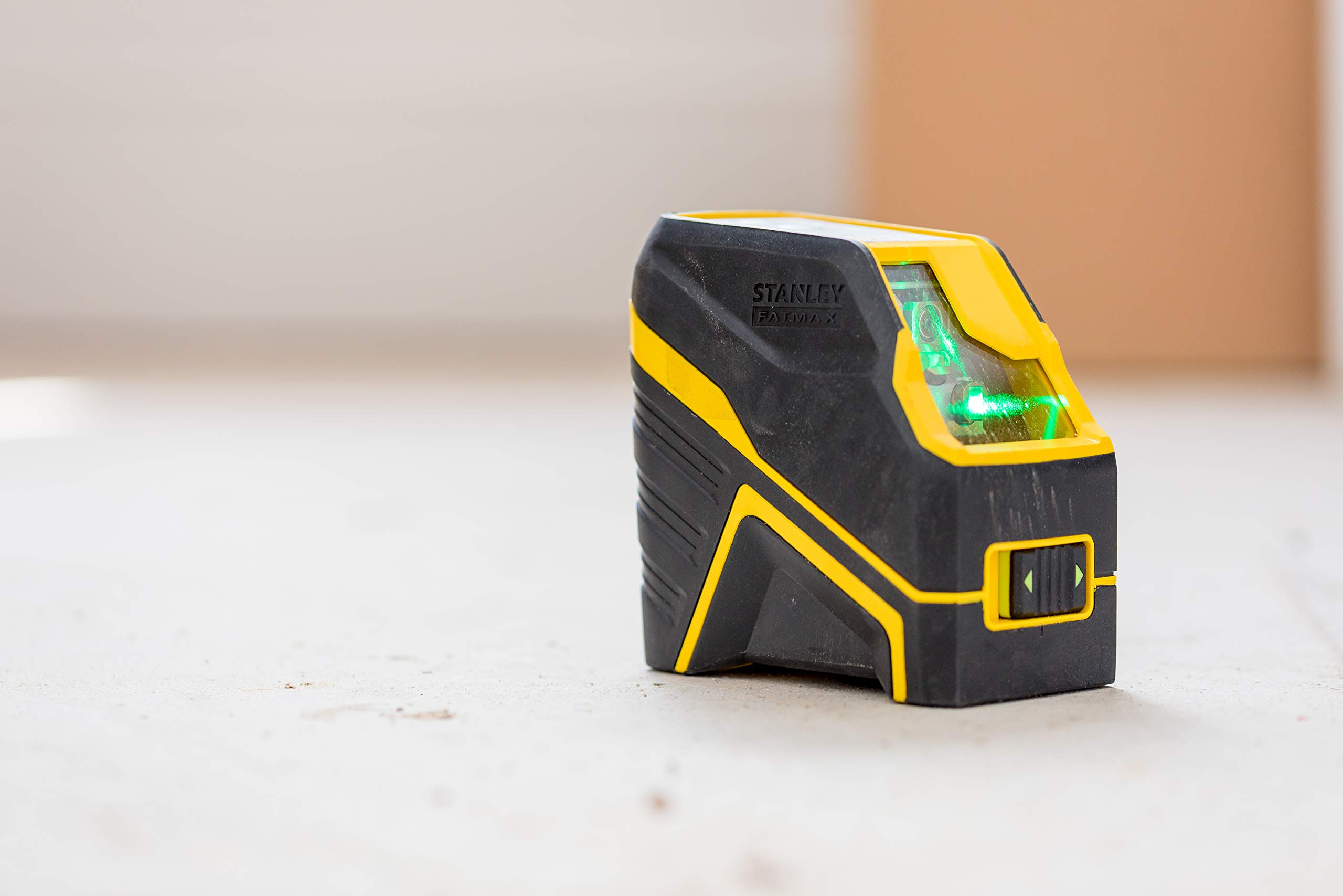 stanley-fatmax-fmht77586-1-niveau-laser-croix-vert-alcalines image 4