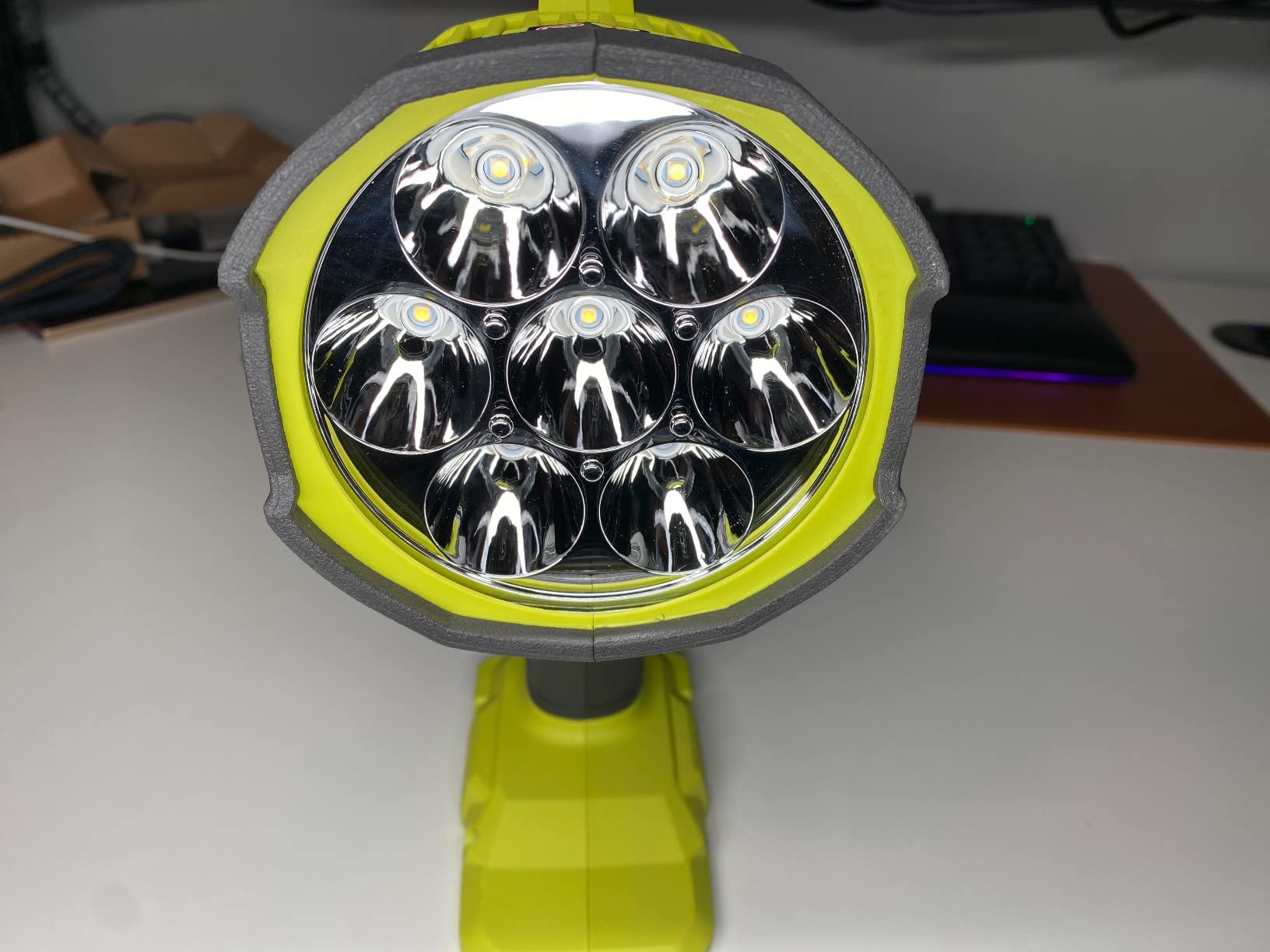 Tête orientable