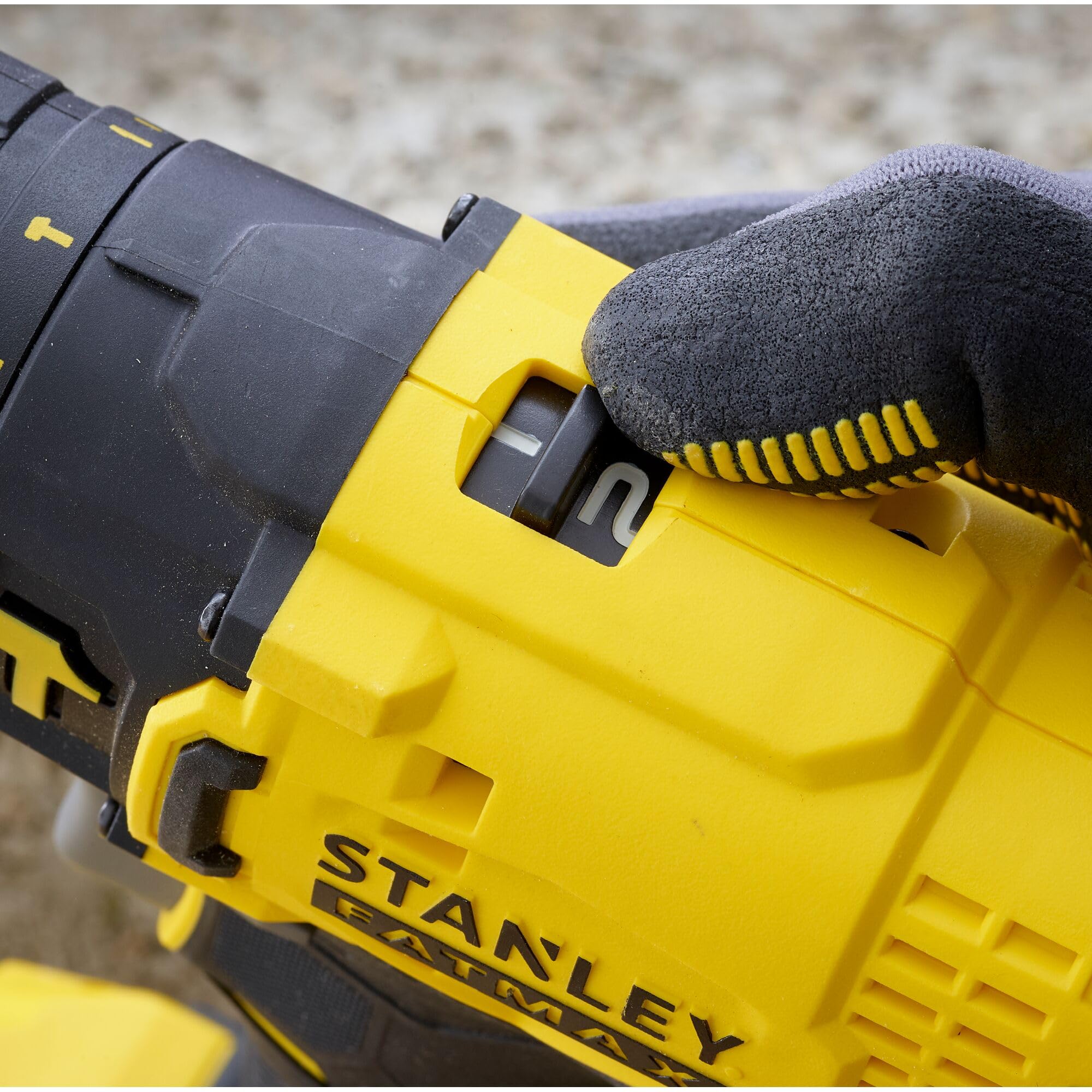 stanley-v20-perceuse-visseuse-percussion-2-batteries image 4