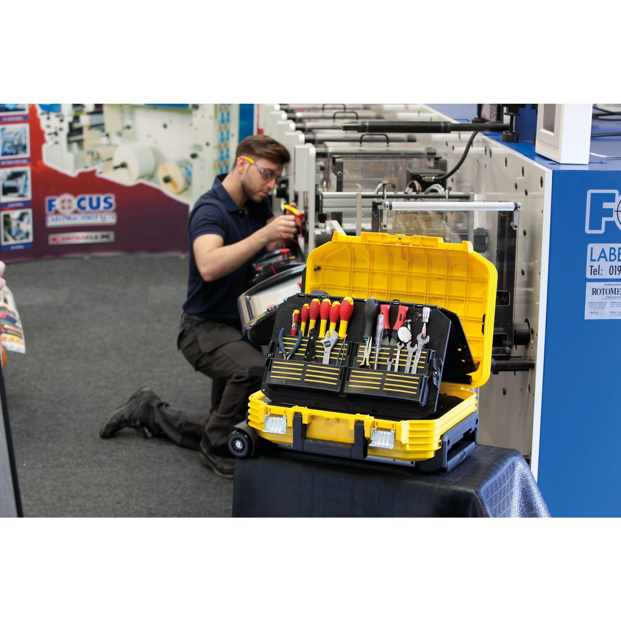 stanley-fatmax-fmst1-72383-valise-maintenance-roulettes image 7