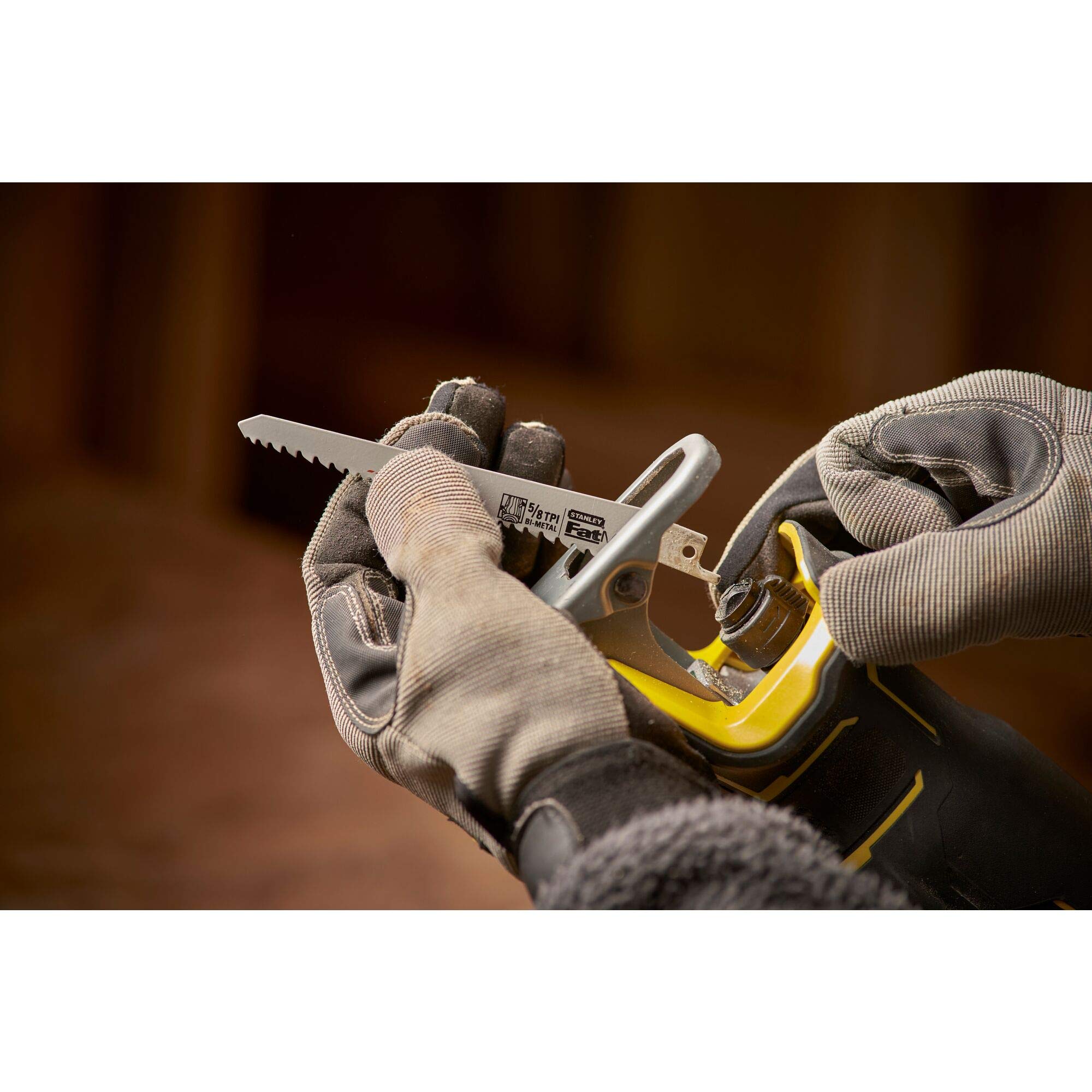 stanley-v20-sfmcs310d2k-scie-sabre-18v-brushless-kit image 6