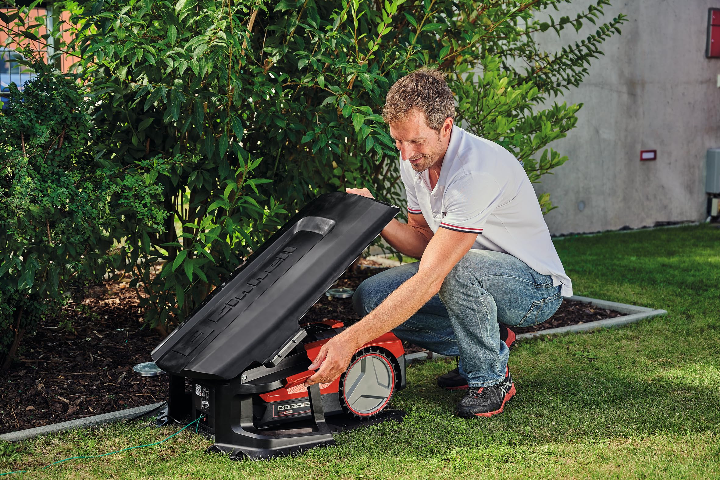 einhell-garage-robot-tondeuse-freelexo-abri-protection-pluie image 2