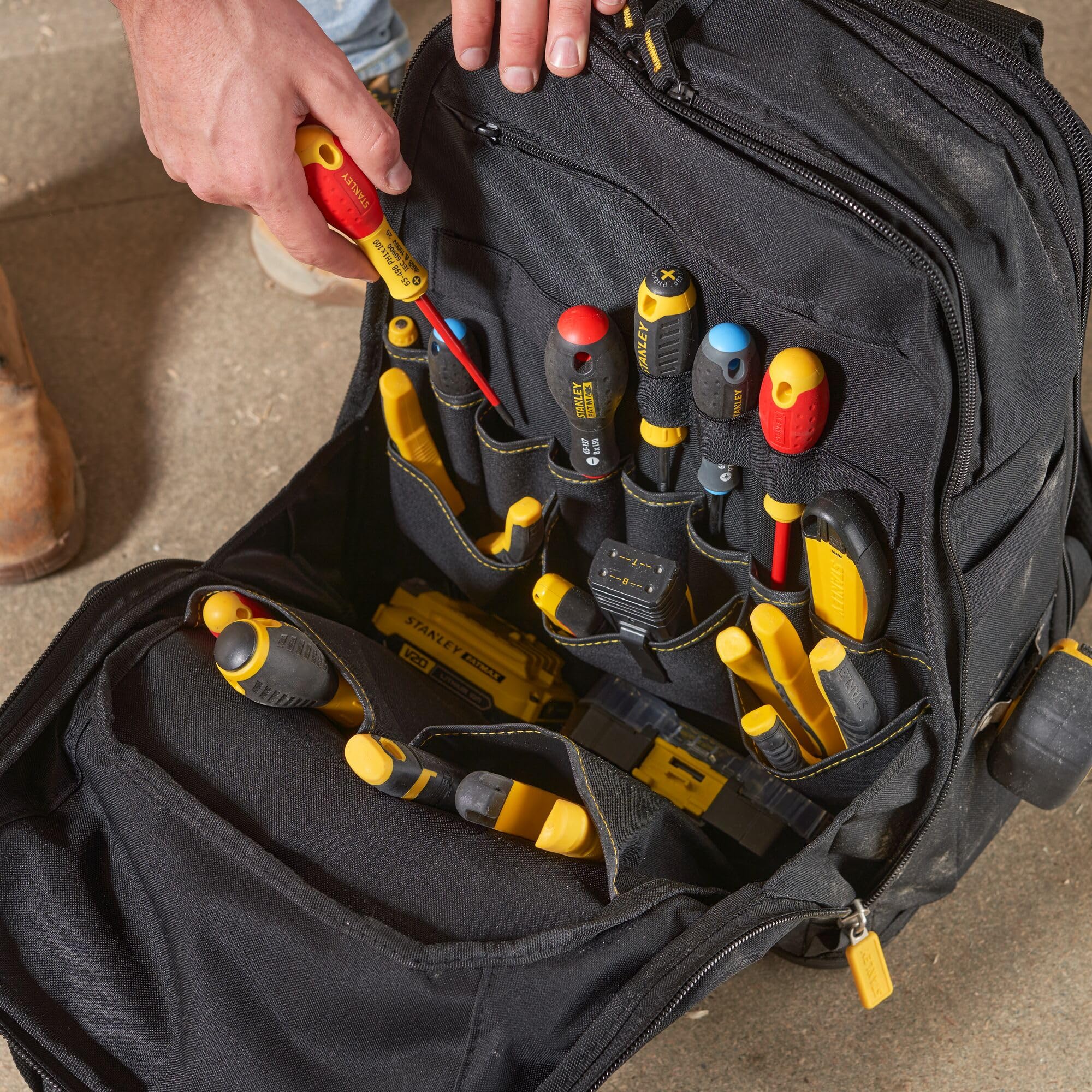 stanley-fatmax-fmst1-80144-sac-dos-outils-base-rigide image 6